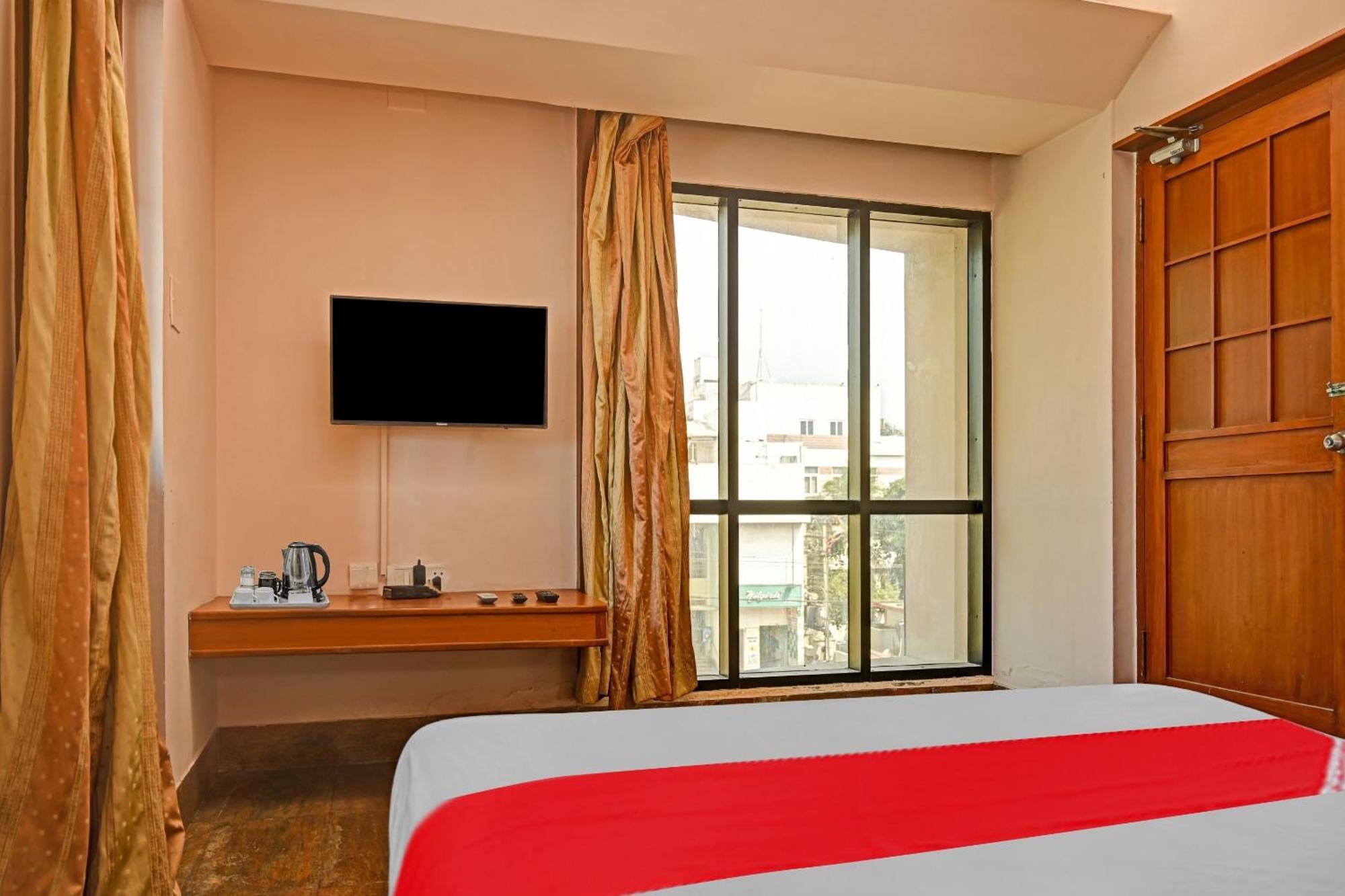 Flagship Bella Vagues Hotels Chennai Bagian luar foto