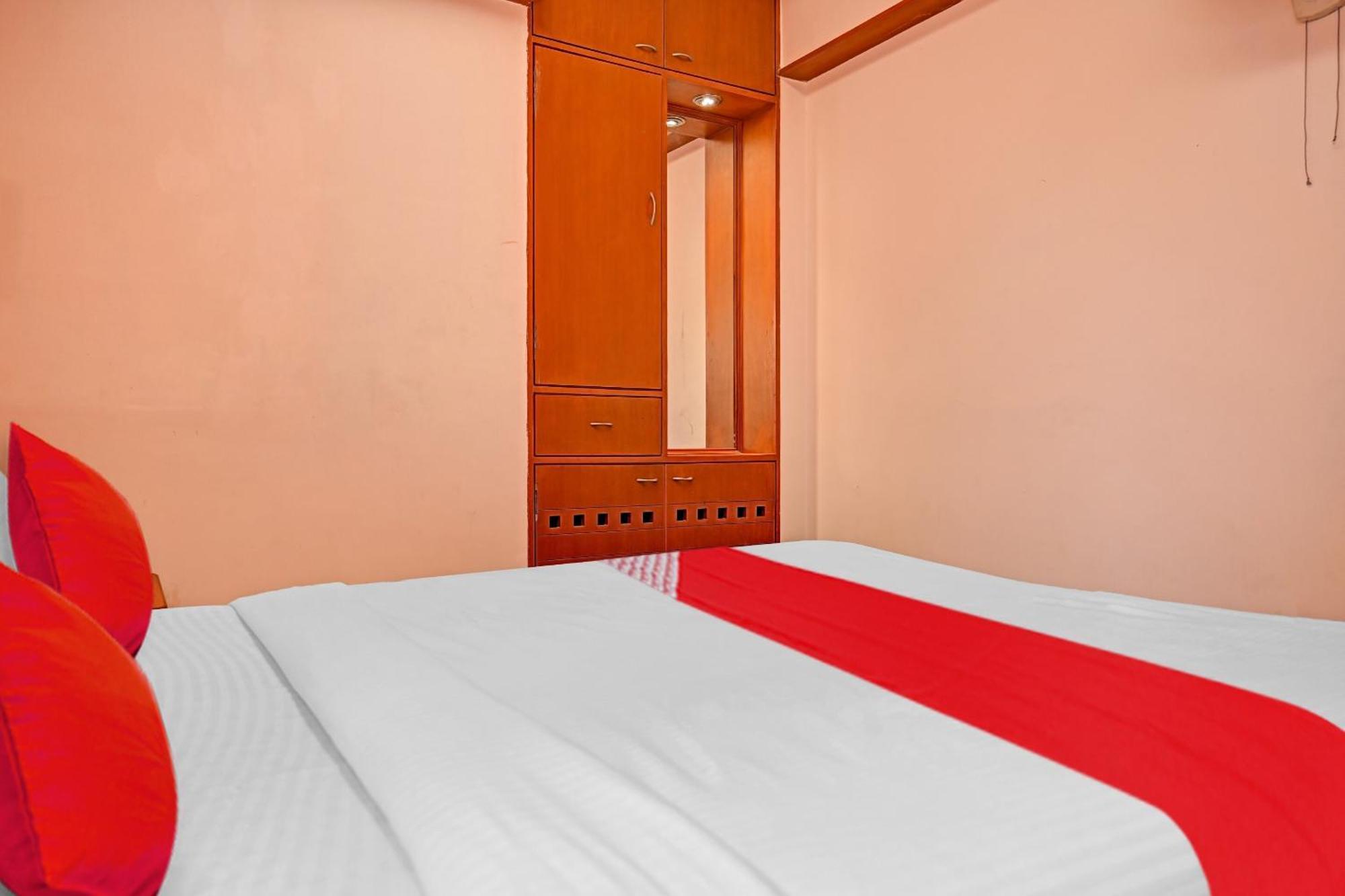 Flagship Bella Vagues Hotels Chennai Bagian luar foto